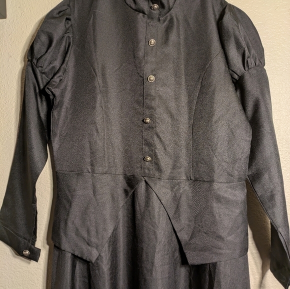 Elegant Black Women's Dress - Picture 4 of 11